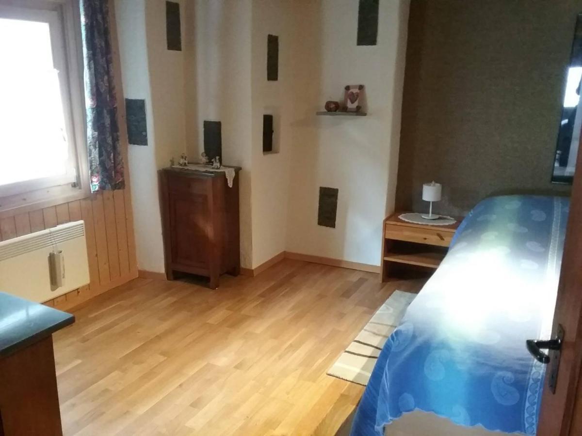 דיסנטיס Walser Chalet Casa Paterna מראה חיצוני תמונה